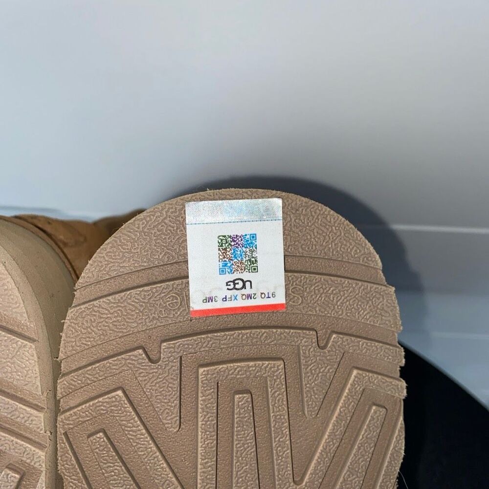 UGG New Without Box Authentic Classic Dipper Plat… - image 13